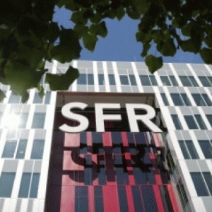 "Altice" oferă 2,4 miliarde euro pentru deţinerea minoritară de la "SFR Group"