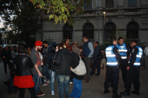 Protestatari şi jandarmi în Piaţa Universităţii, 23.09.2016