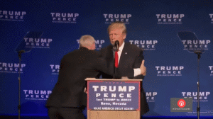 Donald Trump, scos de pe scena din Reno (Sursa foto: captură Youtube)