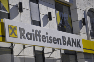 Raiffeisen Bank a pierdut un proces colectiv pe clauze abuzive