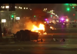 Protestatari au incendiat gunoaie şi au distrus vitrine în Oakland şi San Francisco