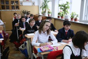 Marile probleme din educaţie: ore multe, corupţie, indiferenţă