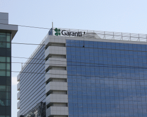 Garanti Bank estimează pentru anul viitor încetinirea ritmului de creştere economică