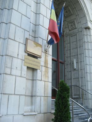 Fostul director IT al ministerului justiţiei, trimis în judecată pentru luare de mită