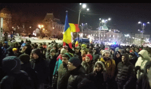 Protestul din Piaţa Universităţii (sursa foto: captură Youtube)