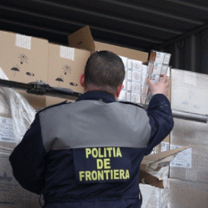 Poliţia a destructurat mai multe grupări infracţionale şi a confiscat peste 2 kilograme de droguri 