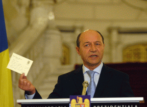 Băsescu: Clasa politică nu poate pretinde că semnalările din Raportul CE nu există