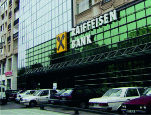 Raiffeisen Bank a pierdut la Curtea Constituţională, într-un proces cu ANPC 