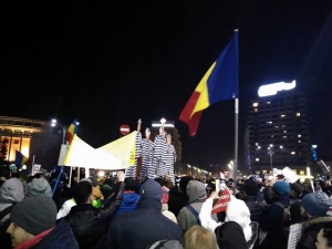 Aproximativ 150.000 de oameni au protestat în Piaţa Victoriei