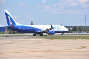 Aterizare de urgenţă a unui avion "Blue Air" cu 135 de pasageri la bord, pe Aeroportul Henri Coandă