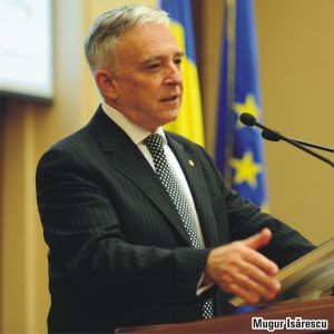 Isărescu: "În piaţă există un exces de lichiditate de 3 miliarde de euro"