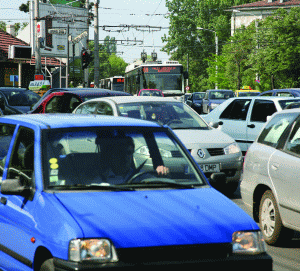 INS: Comerţul cu autovehicule este în scădere