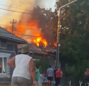 Incendiu în cartierul Primăverii (Sursa foto: captură Antena 3)