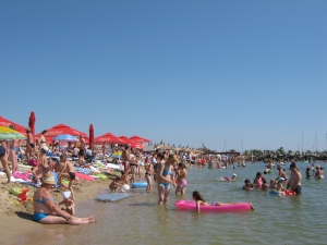 Peste 200.000 de turişti sunt în acest weekend pe litoral