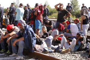 Miniştri de interne europeni şi africani din Italia s-au reunit pentru a dezbate lupta împotriva traficului de emigranţi