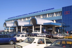 Aeroportul Otopeni susţine că a mărit cu 50% capacitatea de procesare a pasagerilor la ghişeele de frontieră