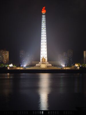 Juche Tower (Sursa foto: Wikipedia)