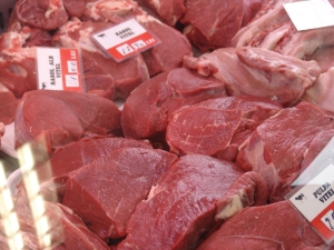 Inspectorii antifraudă au identificat un prejudiciu de peste 46,1 milioane lei în comerţul cu produse din carne