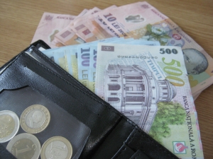 Tudose: "Salariile nu vor scădea, rămân cel puţin la fel sau vor creşte"