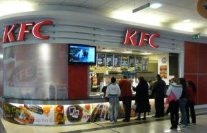 Acţiunile poprietarului KFC oferite la preţuri între 25 lei şi 33 lei/acţiune