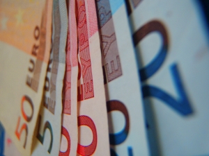 Euro a înregistrat cel mai amplu declin săptămânal din acest an 