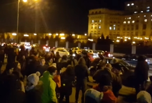 Manifestanţi (Sursa foto: captură Youtube)