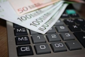 MFP se aşteaptă ca deficitul bugetar să intre pe o traiectorie descendentă din 2019 