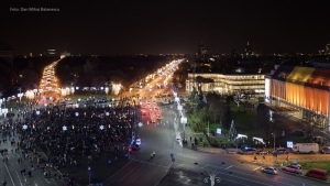 Piaţa Victoriei, aseară (Sursa foto: Dan Mihai Bălănescu/ Facebook)