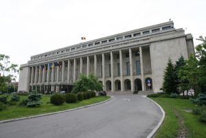 Abilitarea Guvernului de a emite ordonanţe în vacanţa parlamentară, adoptată de plen