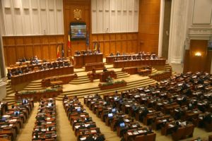 Camera Deputaţilor dezbate şi dă astăzi votul final pe celelalte două legi ale Justiţiei