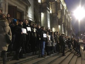 Magistraţi protestând în faţa Curţii de Apel Bucureşti (Sursa foto: Matei M. Bărbulescu/Facebook)