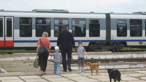 CFR, trimisă în judecată după ce o persoană a fost lovită de tren, în timp ce se afla în gară