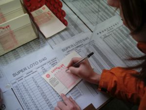  Loteria Română suplimentează cu 350.000 de lei premiile pentru tragerile speciale de Anul Nou