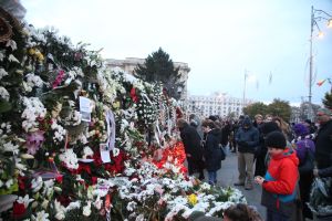 Sute de oameni la parastasul de 40 de zile de la moartea regelui Mihai I