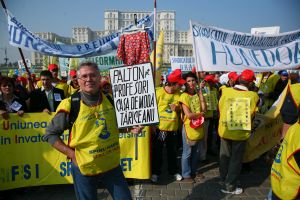 Federaţia Sindicatelor Libere din Învăţământ se pregăteşte de proteste