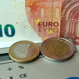 România a atras obligaţiuni de pe pieţele internaţionale, în valoare de două miliarde de euro