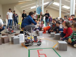  Şcoala Americană Internaţională din Bucureşti organizează o competiţie de robotică 