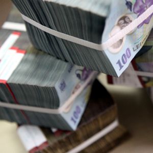 Ministerul Finanţelor a atras 500 milioane lei de la bănci