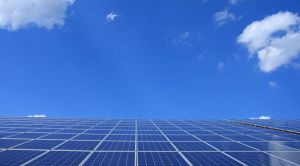 Producţia de energie fotovoltaică a depăşit puterea unui reactor nuclear de la Cernavodă