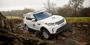 Jaguar Land Rover va desfiinţa 1.000 de locuri de muncă în Marea Britanie