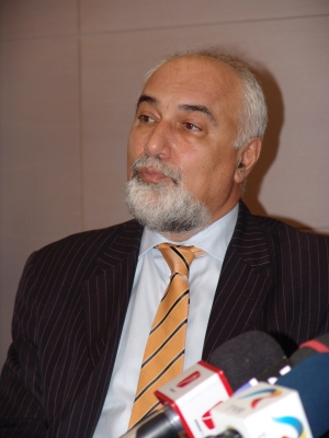 Varujan Vosganian