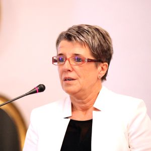 Monica Vuşcan, Farmec