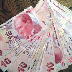 Banca Centrală a Turciei intervine pentru susţinerea lirei