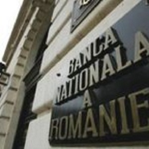 CE a cerut întărirea independenţei băncii centrale