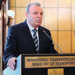 Dan Şova, ministrul transporturilor: "Vom face o deviere de la calea ferată dintre Bucureşti şi Otopeni. O deviere de aproximativ un kilometru, care va fi pe un singur sens, şi care implică traversarea supraterană, pe piloni, a DN 1".