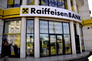 Profitul "Raiffeisen Bank" a crescut cu 74%