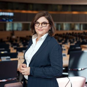 Adina Vălean, eurodeputat: "Nu avem infrastructură din cauza neputinţei de la Bucureşti"