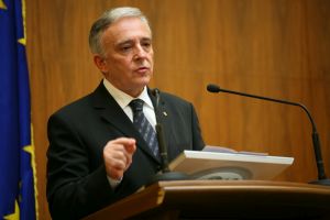 Isărescu: Ochiul şi interesul americanilor sunt acolo unde se găsesc petrol şi gaze