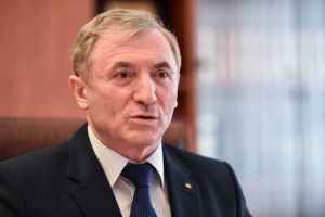 Dacă se va stabili că raportul de evaluare este întocmit conform legii şi nu vor exista alte motive de nelegalitate, Klaus Iohannis va fi obligat să îl revoce pe Augustin Lazăr.