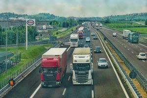 Brexitul fără acord ameninţă sectorul transporturilor rutiere